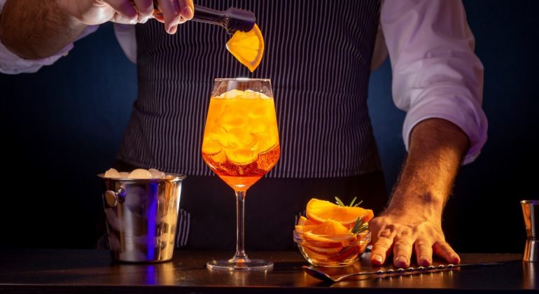 Perbedaan Bar Dan Club